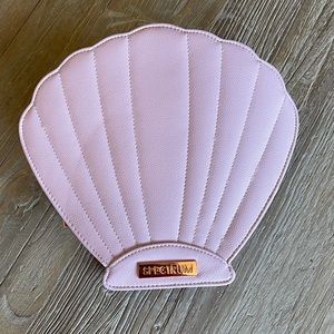 Seashell Make-Up Brush Holder/Carrier